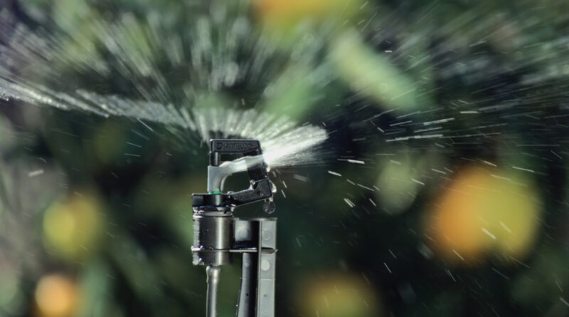 Antelco Shrubbler Adjustable Irrigation Dripper/Sprinkler on a Stake 0-40 LPH 
